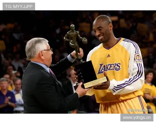 卡里姆内线终结效率领先奥拉朱旺夺得历史篮板王